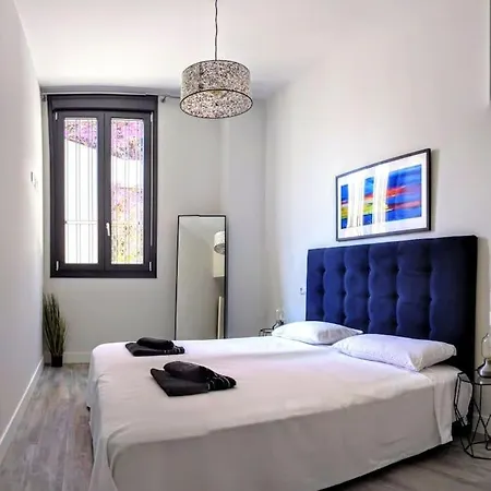 Apartament Historical Center Flat With Pool, Tennis & Parking *
