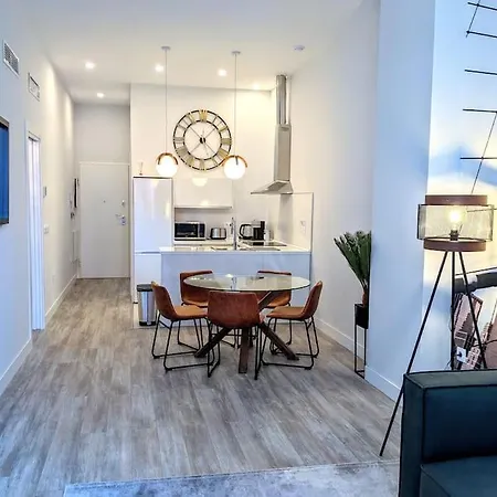 Apartment Historical Center Flat With Pool, Tennis & Parking